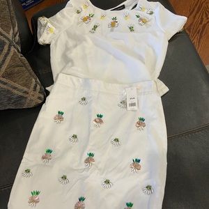 New two piece shirt and skirt size xs